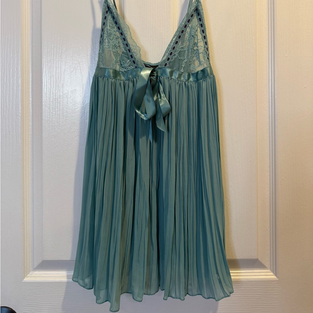 Victoria’s Secret Sage Green Silky Lace Babydoll Dress Women’s Size S